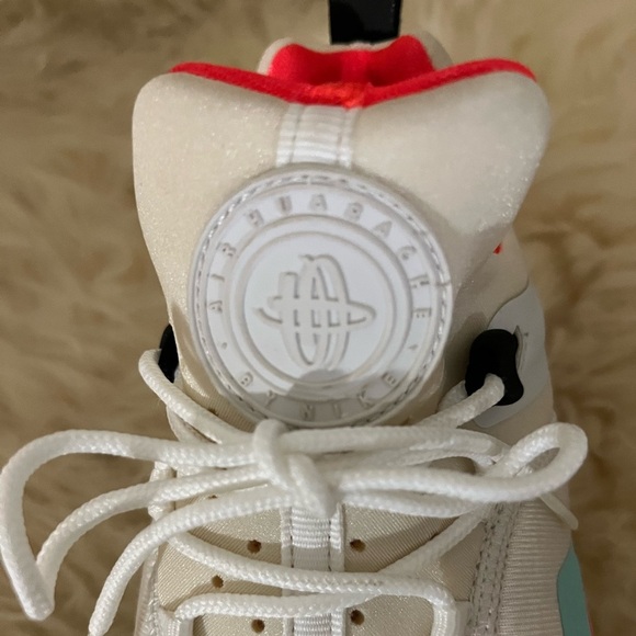 New Nike Huarache White w/ Teal & Orange Air Cushion Running Comfort Shoes - Picture 8 of 8